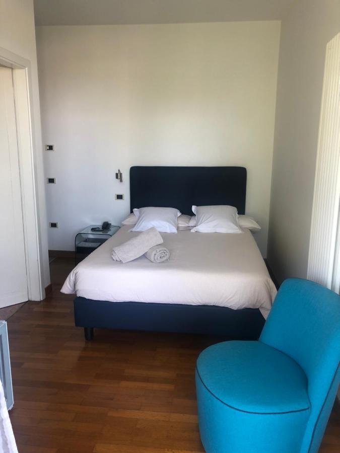 Le Petit Du Lac Sirmione Quarto foto
